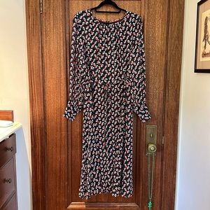 When you need to gracefully float somewhere: this dress